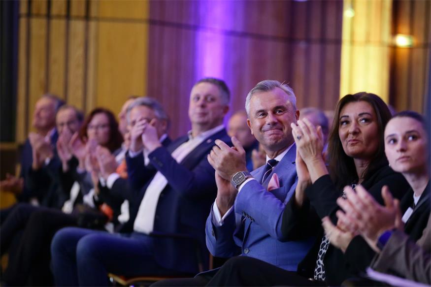 Standing Ovations für Norbert Hofer