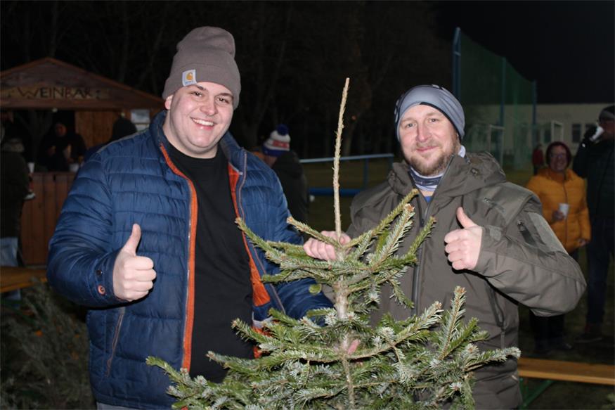 In Stoob „flogen“ Christbäume