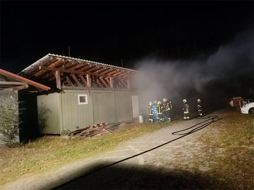 FF Wiesen übte: Einsatz bei Zimmerbrand