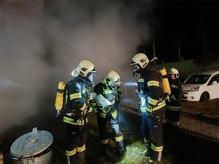 FF Wiesen übte: Einsatz bei Zimmerbrand