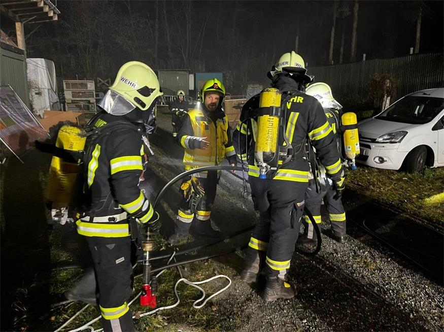 FF Wiesen übte: Einsatz bei Zimmerbrand