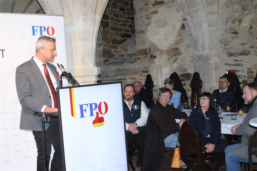 FPÖ-Finale in Burgmauern: Hofer will mitregieren