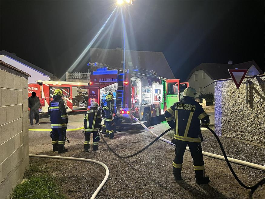 Schuppenbrand forderte drei Feuerwehren