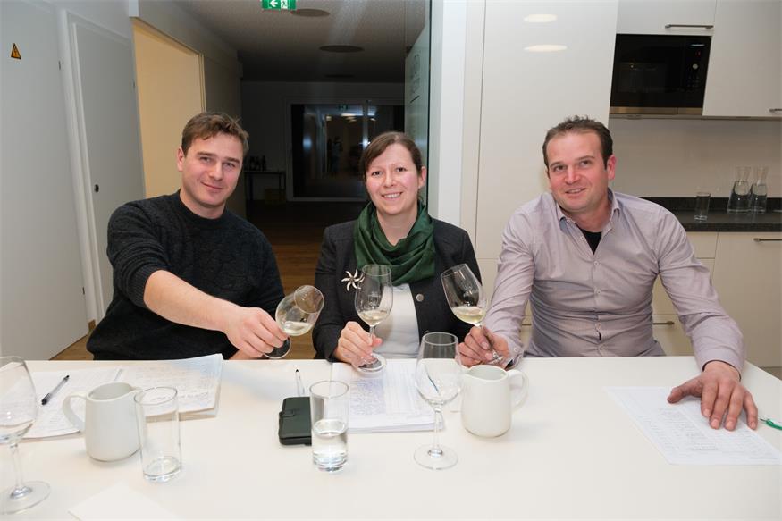 Halbturn lud zur Ortsweinkost