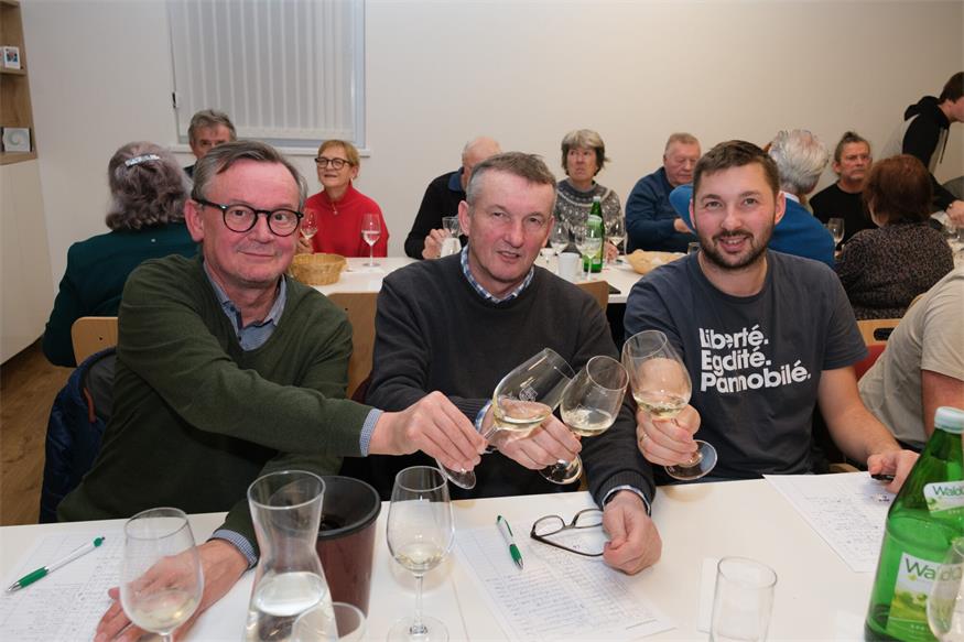 Halbturn lud zur Ortsweinkost