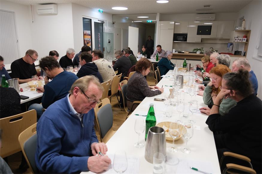 Halbturn lud zur Ortsweinkost