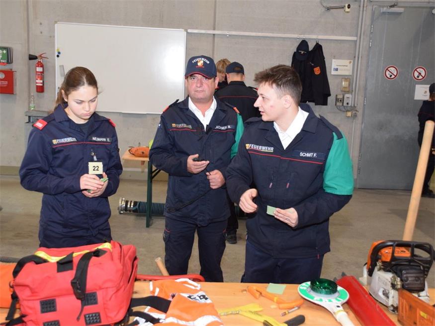 Alle 120 Teilnehmer bestanden: Weiße Fahne bei Feuerwehrjugend-Bewerb