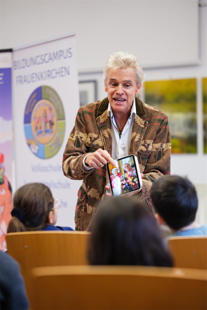 Thomas Brezina las für Volksschulkinder