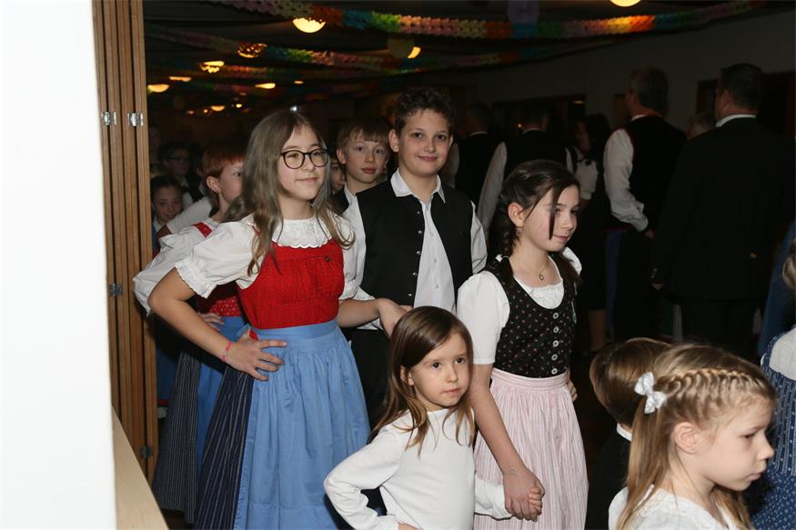 Neusiedl am See: Dirndl, Tanz und jede Menge Spaß