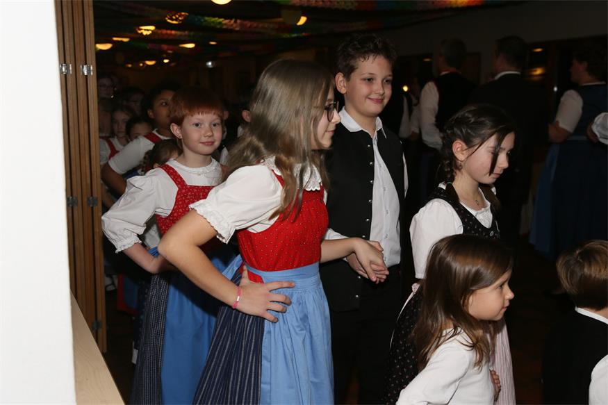 Neusiedl am See: Dirndl, Tanz und jede Menge Spaß