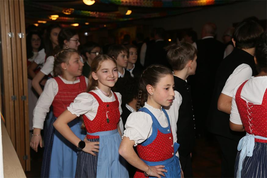 Neusiedl am See: Dirndl, Tanz und jede Menge Spaß