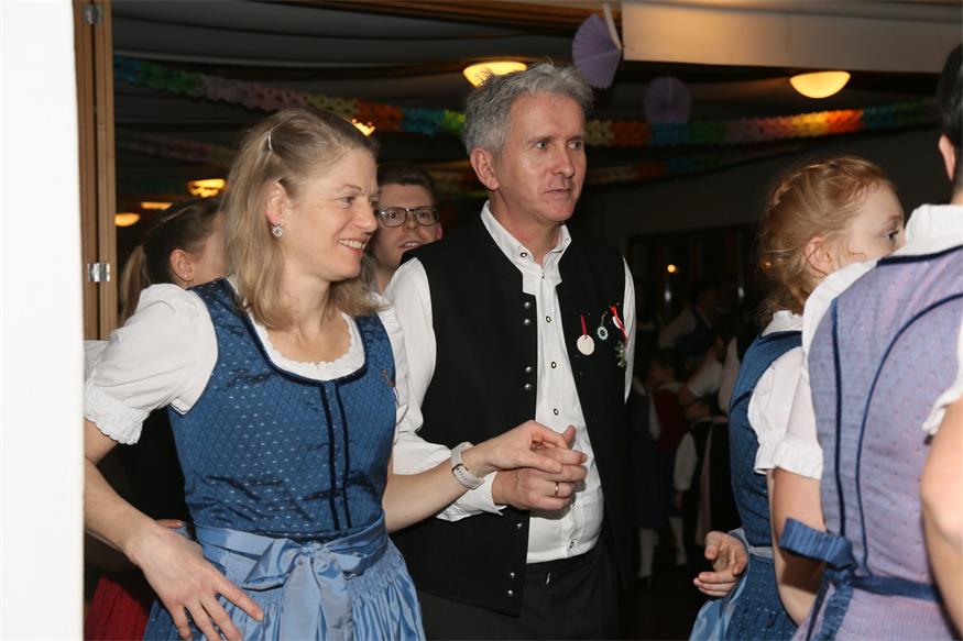 Neusiedl am See: Dirndl, Tanz und jede Menge Spaß