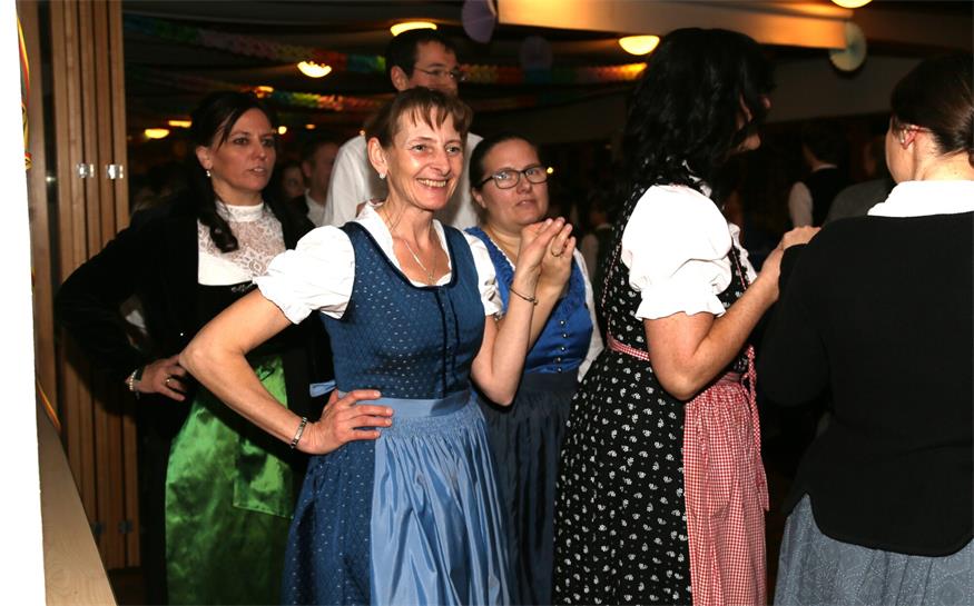 Neusiedl am See: Dirndl, Tanz und jede Menge Spaß