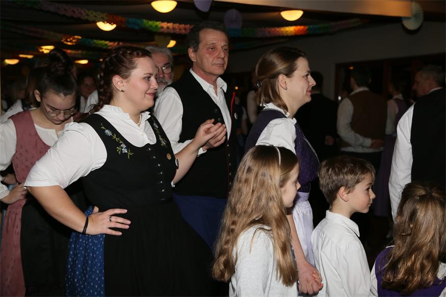 Neusiedl am See: Dirndl, Tanz und jede Menge Spaß