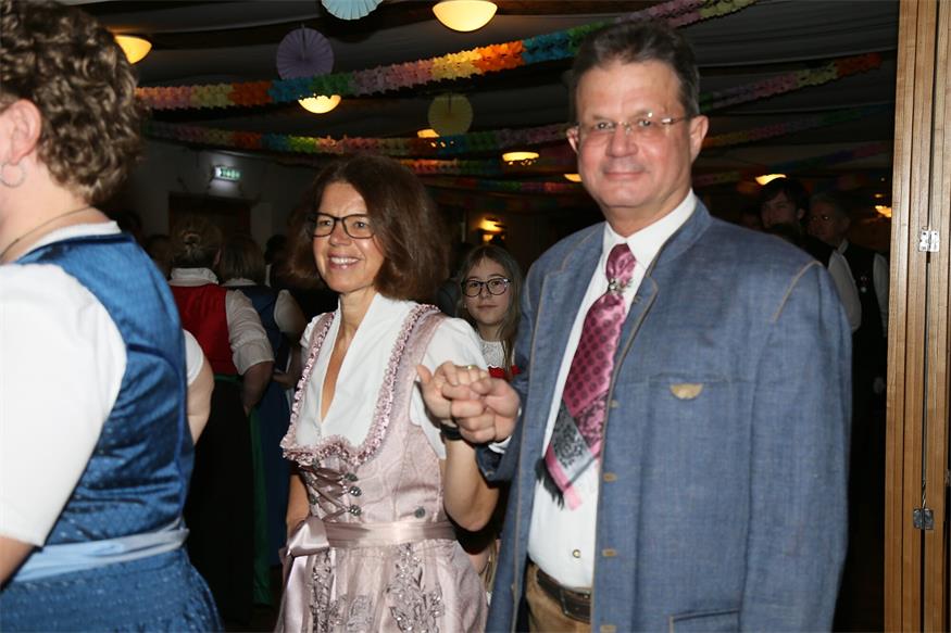 Neusiedl am See: Dirndl, Tanz und jede Menge Spaß