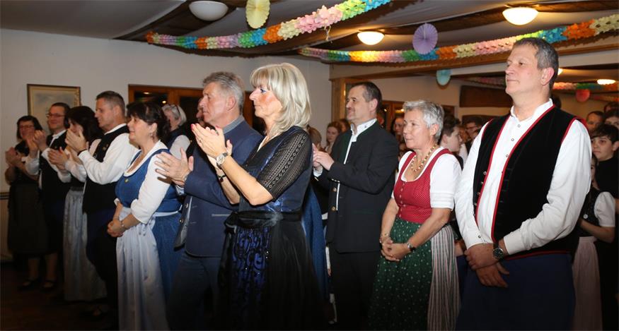Neusiedl am See: Dirndl, Tanz und jede Menge Spaß