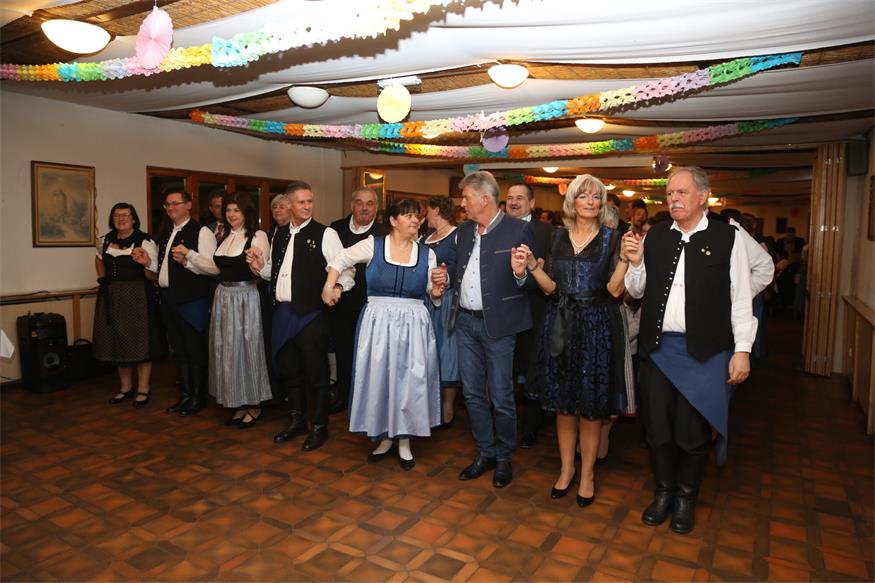 Neusiedl am See: Dirndl, Tanz und jede Menge Spaß
