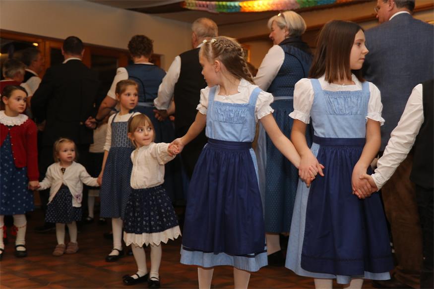 Neusiedl am See: Dirndl, Tanz und jede Menge Spaß