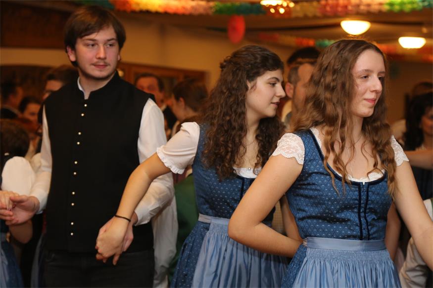 Neusiedl am See: Dirndl, Tanz und jede Menge Spaß