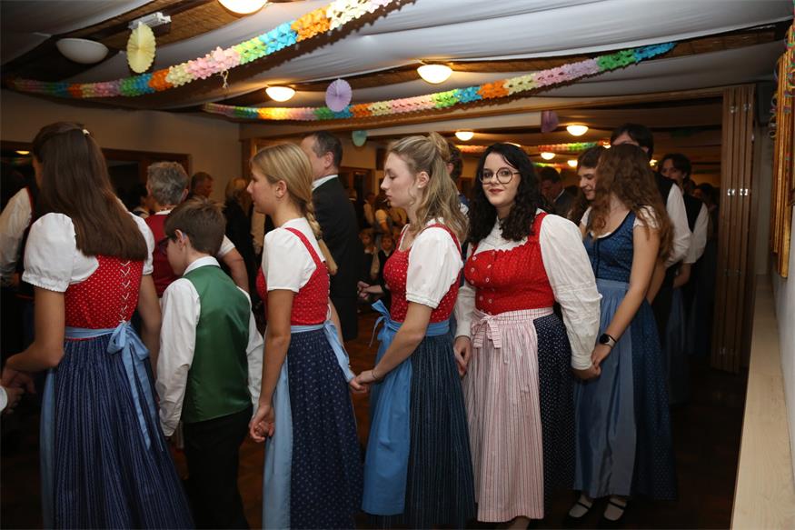 Neusiedl am See: Dirndl, Tanz und jede Menge Spaß