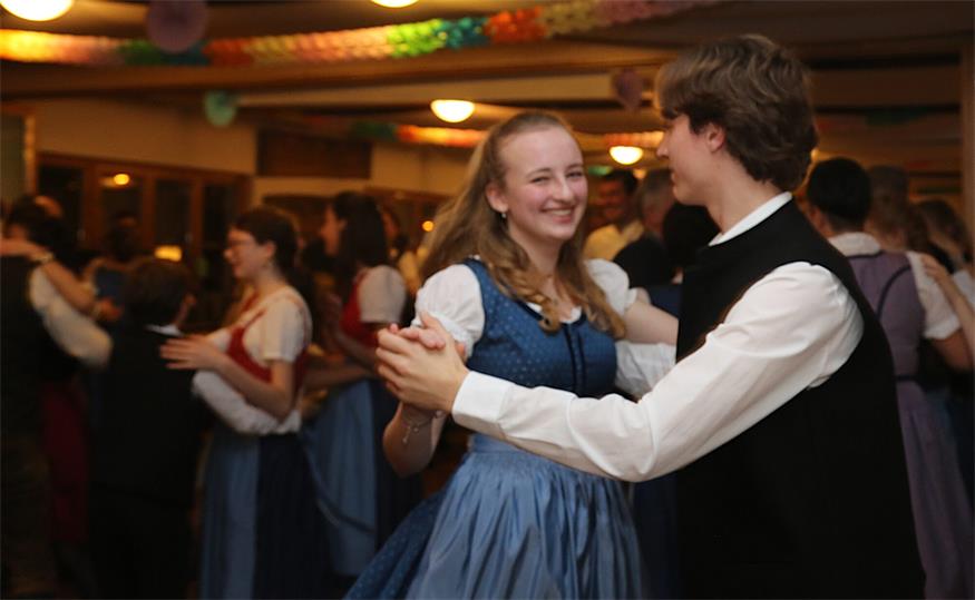 Neusiedl am See: Dirndl, Tanz und jede Menge Spaß