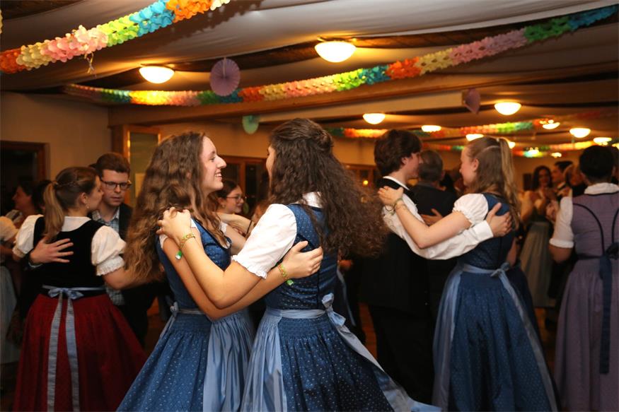 Neusiedl am See: Dirndl, Tanz und jede Menge Spaß
