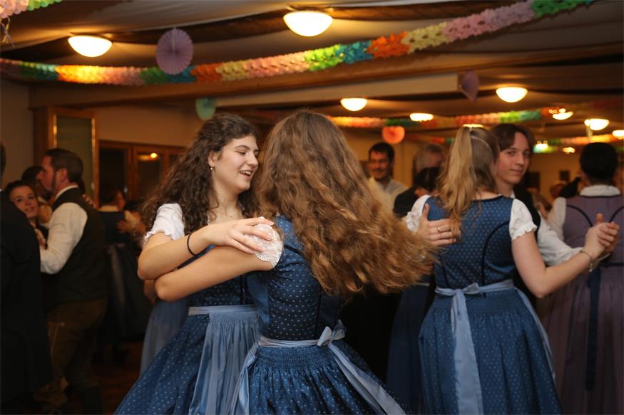 Neusiedl am See: Dirndl, Tanz und jede Menge Spaß