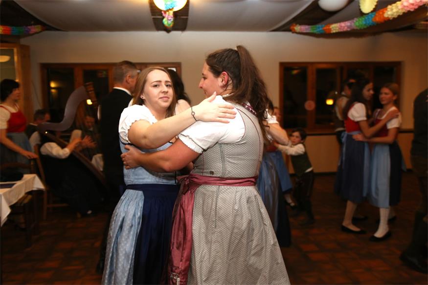 Neusiedl am See: Dirndl, Tanz und jede Menge Spaß