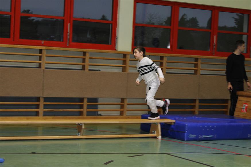 MS Oberpullendorf: Von heißen Experimenten bis zum Ninja-Parcours
