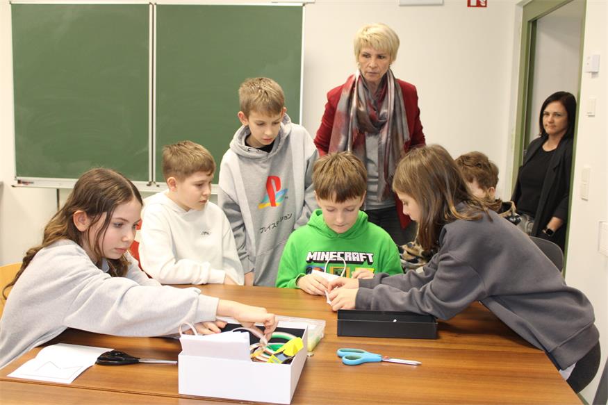 MS Oberpullendorf: Von heißen Experimenten bis zum Ninja-Parcours