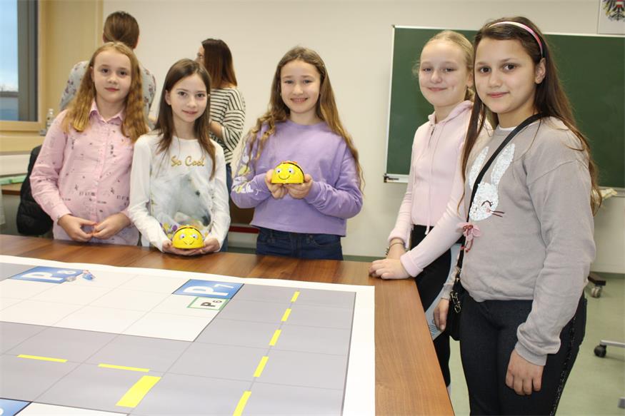 MS Oberpullendorf: Von heißen Experimenten bis zum Ninja-Parcours