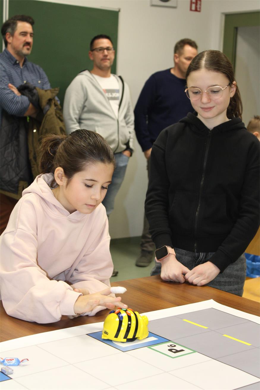 MS Oberpullendorf: Von heißen Experimenten bis zum Ninja-Parcours