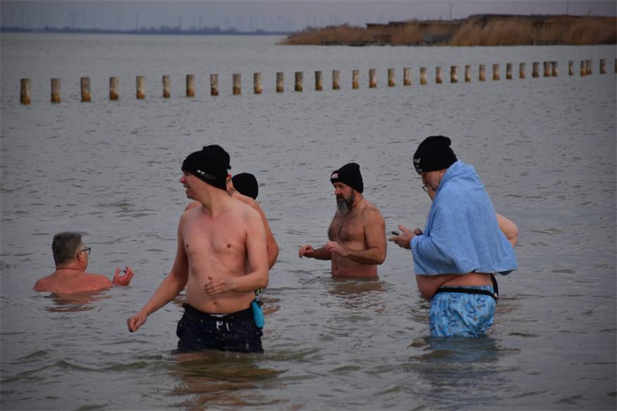 Coole Aktion: Eisschwimmen in der Ruster Bucht