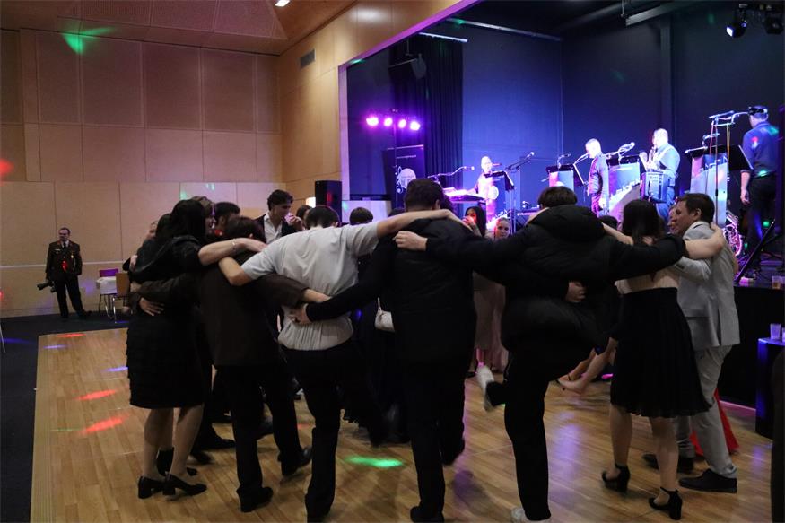 Florianis tanzten beim Bezirksfeuerwehrball in Neutal