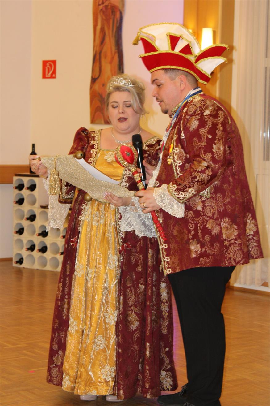 Gelungene Ballpremiere mit der Oberpullendorfer Krebslergilde