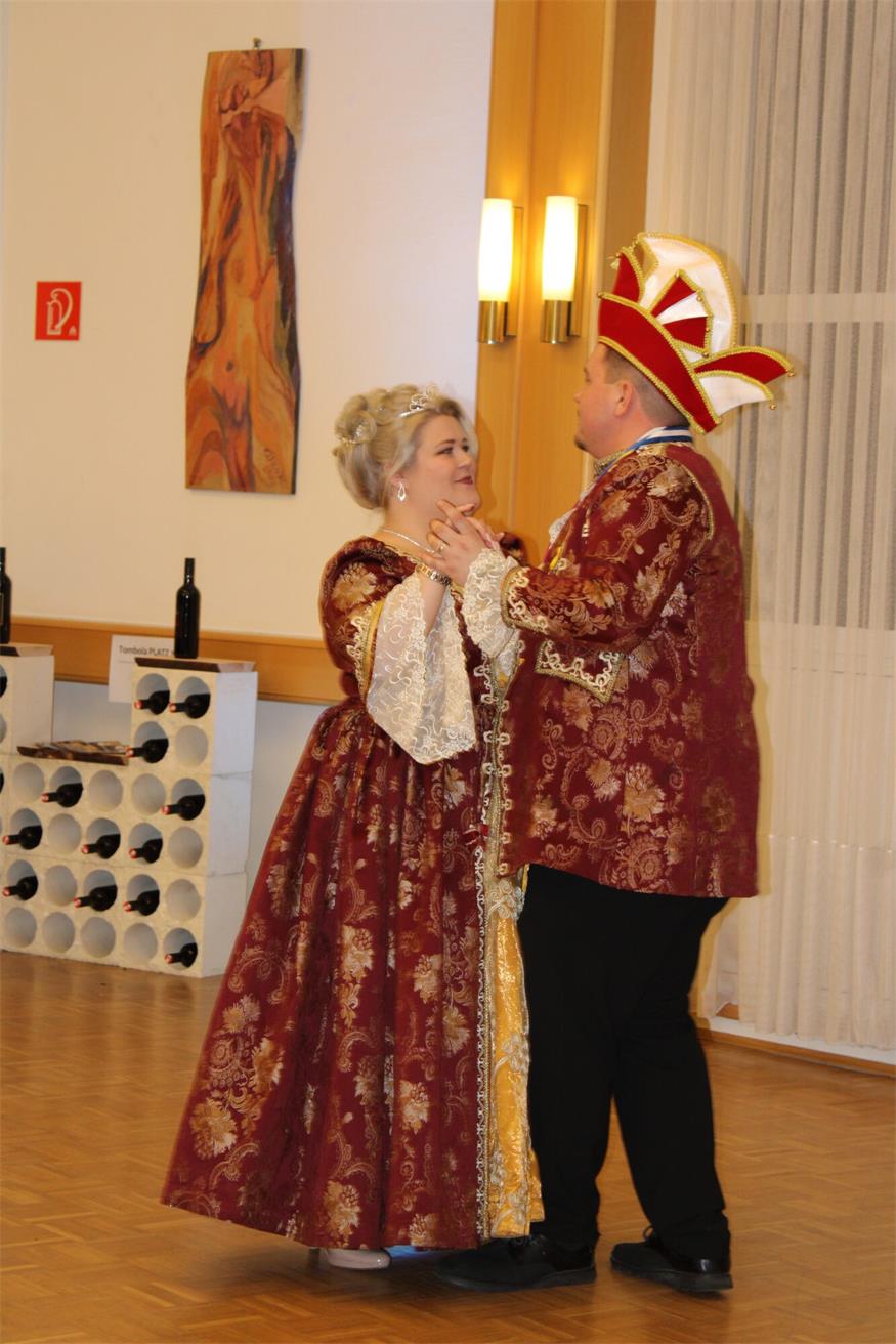 Gelungene Ballpremiere mit der Oberpullendorfer Krebslergilde