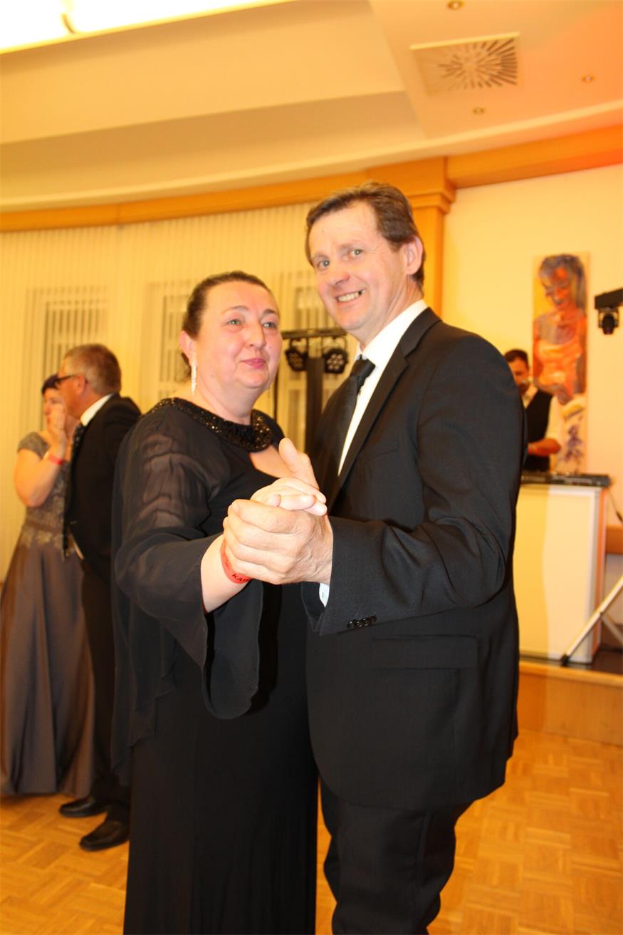 Gelungene Ballpremiere mit der Oberpullendorfer Krebslergilde