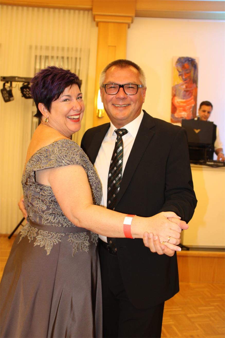 Gelungene Ballpremiere mit der Oberpullendorfer Krebslergilde
