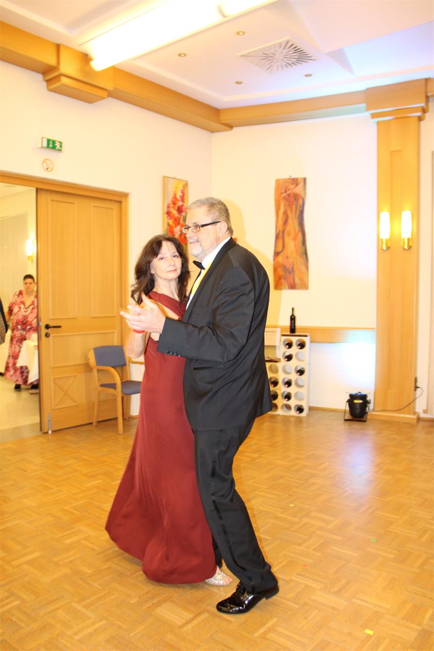 Gelungene Ballpremiere mit der Oberpullendorfer Krebslergilde