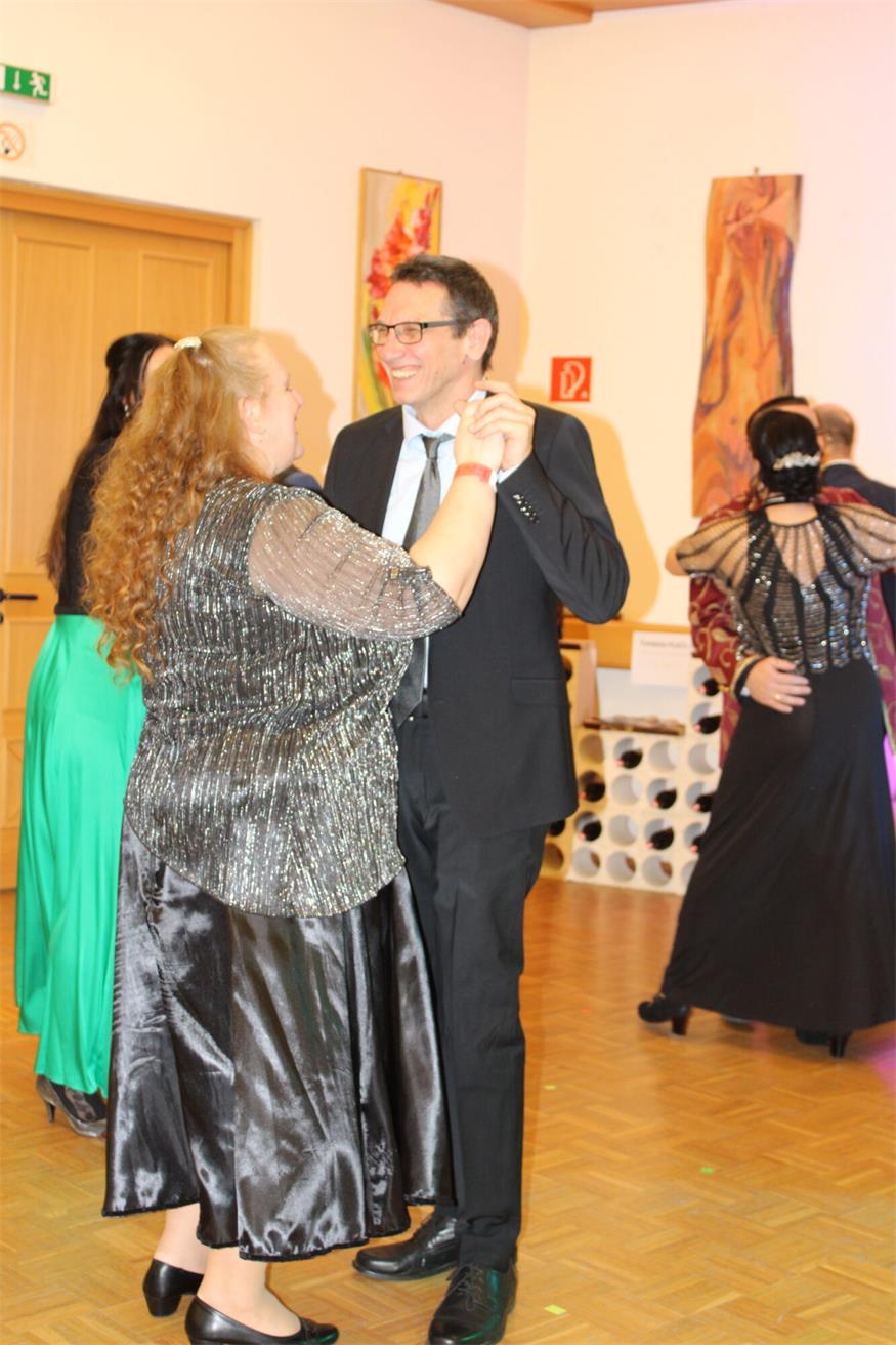 Gelungene Ballpremiere mit der Oberpullendorfer Krebslergilde