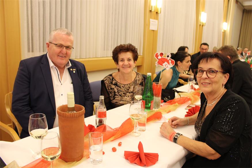 Gelungene Ballpremiere mit der Oberpullendorfer Krebslergilde