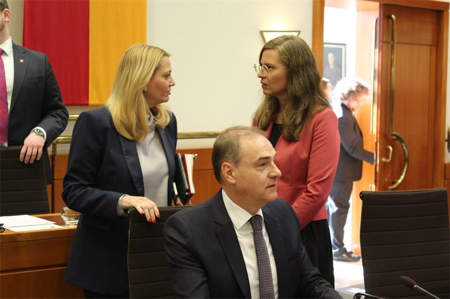 Doskozils Regierungserklärung - und erste Ansagen der Opposition