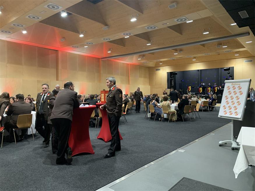 Festlicher Feuerwehrball in Neutal