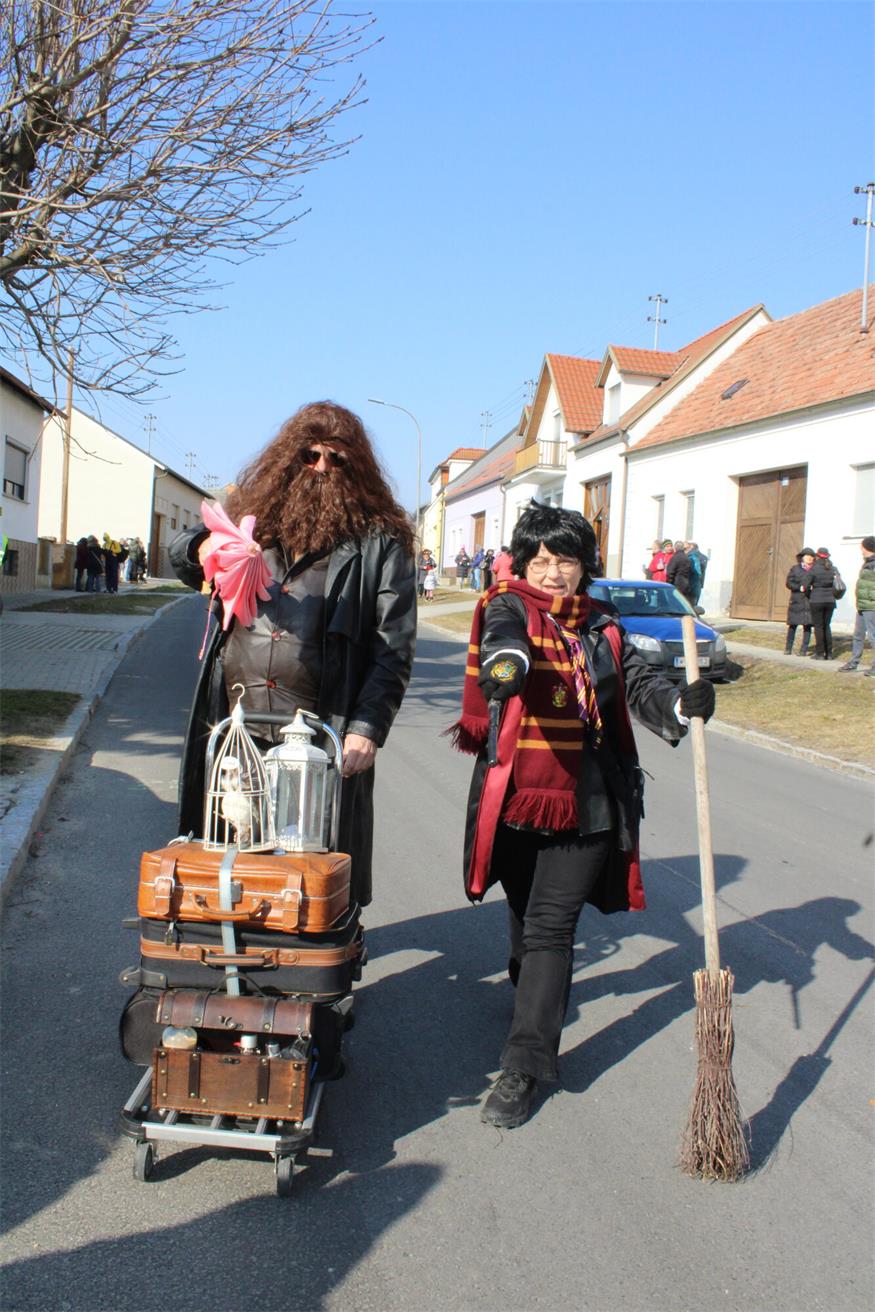 Vom UFO bis zum Geisterschloss: Nebersdorf trieb es bunt