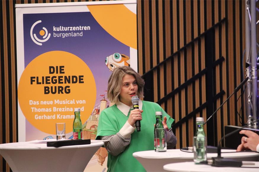 „Die fliegende Burg“ landet heute im Burgenland