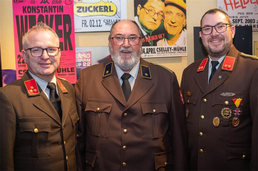 Feiern, weil die Feuerwehr kommt: Florianiball im Csello Oslip