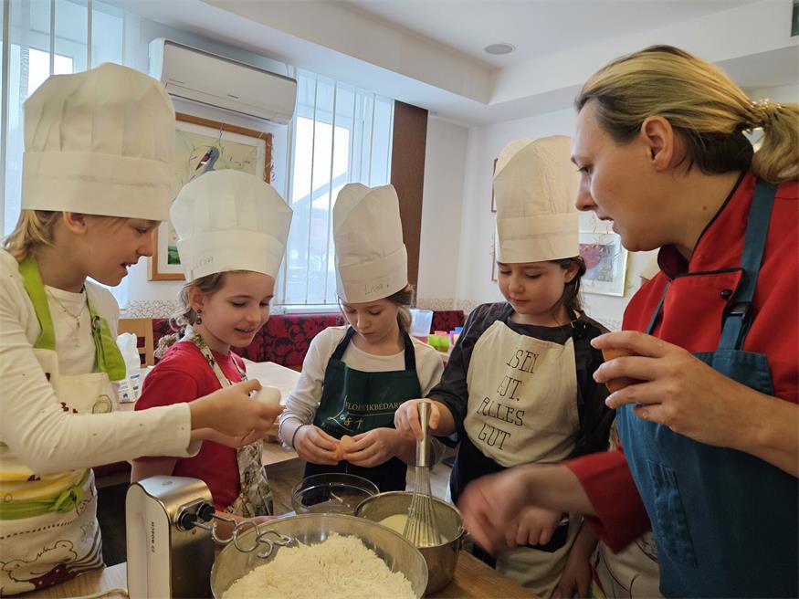 Unterrabnitzer Volksschüler tauschten Schulbuch mit Kochlöffel
