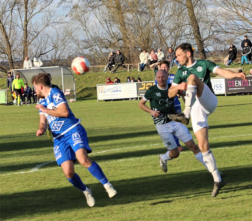 Und schon wieder ein neuer Spitzenreiter in der 2. Liga Süd