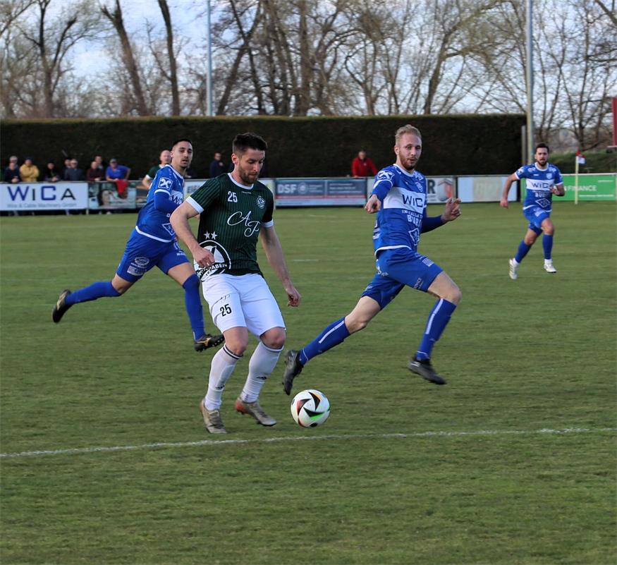 Und schon wieder ein neuer Spitzenreiter in der 2. Liga Süd