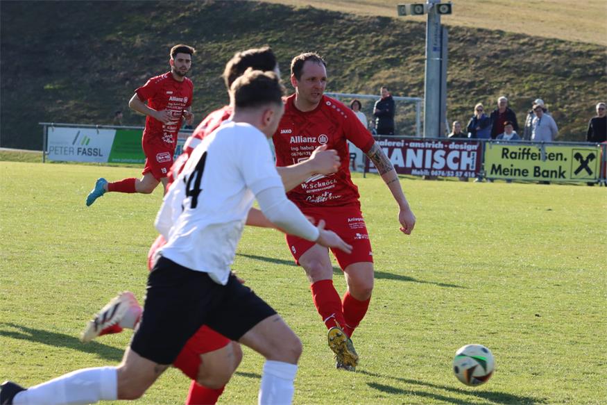 Und schon wieder ein neuer Spitzenreiter in der 2. Liga Süd